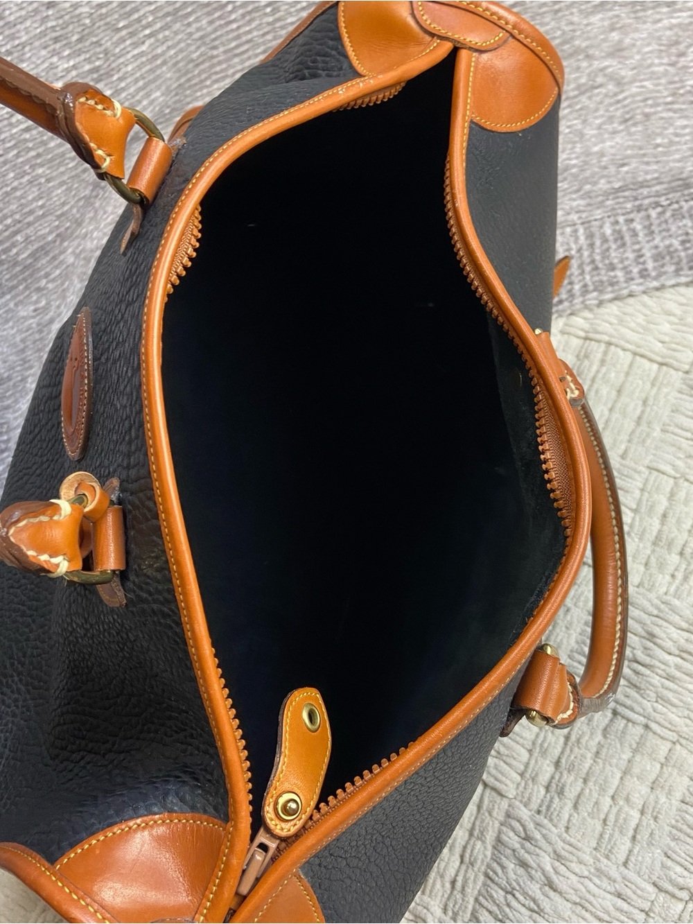 Vintage Dooney & Bourke Gladstone Satchel Bag British Tan Black Large - Picture 13 of 15